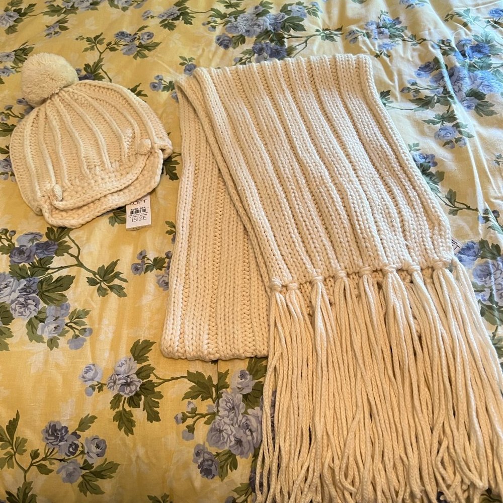 Loft Ivory Fringe Scarf and Newboy Hat w/Pom - Picture 1 of 6